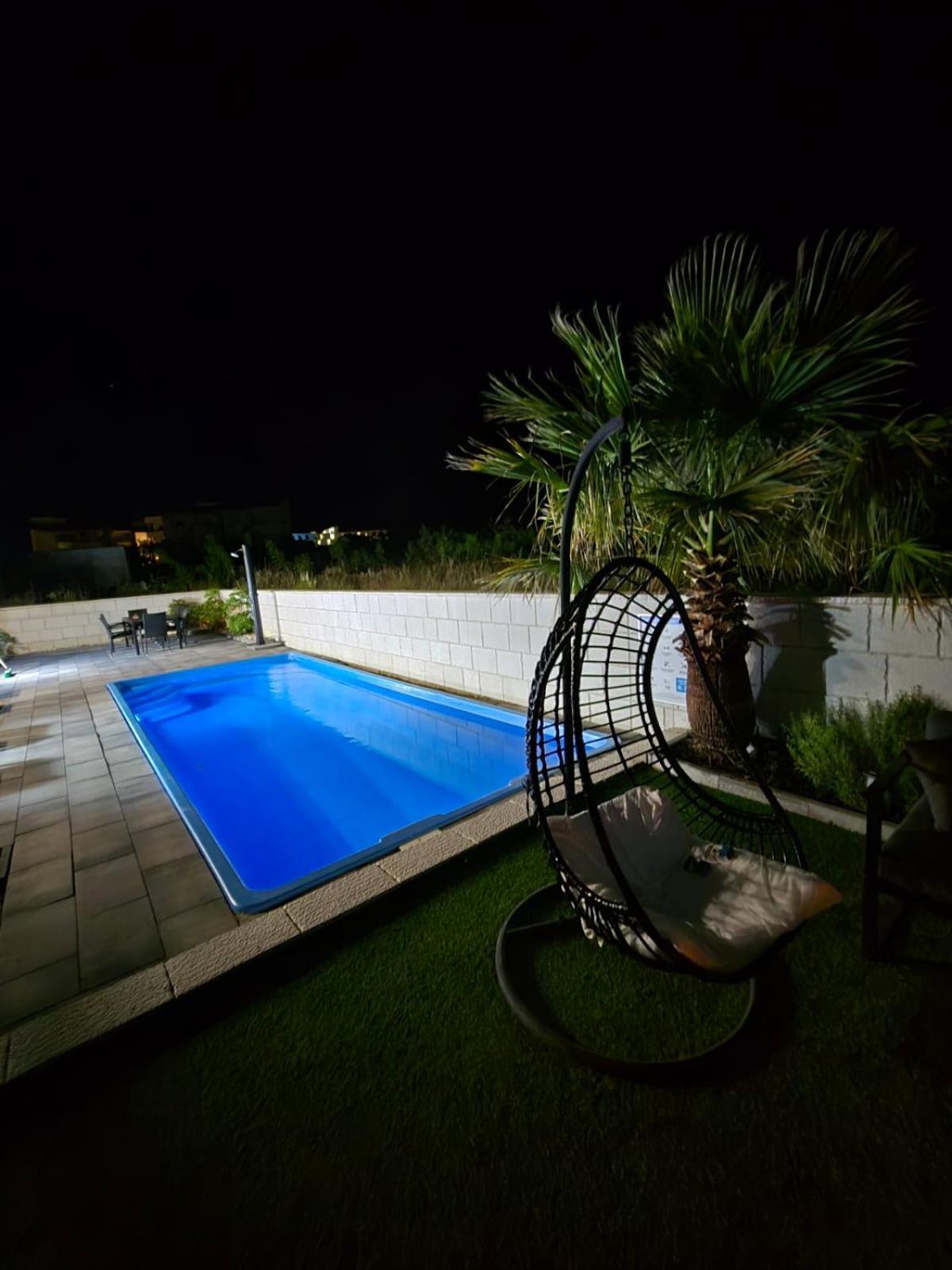 Apartmani Anastasia With Pool, Новаля Екстер'єр фото