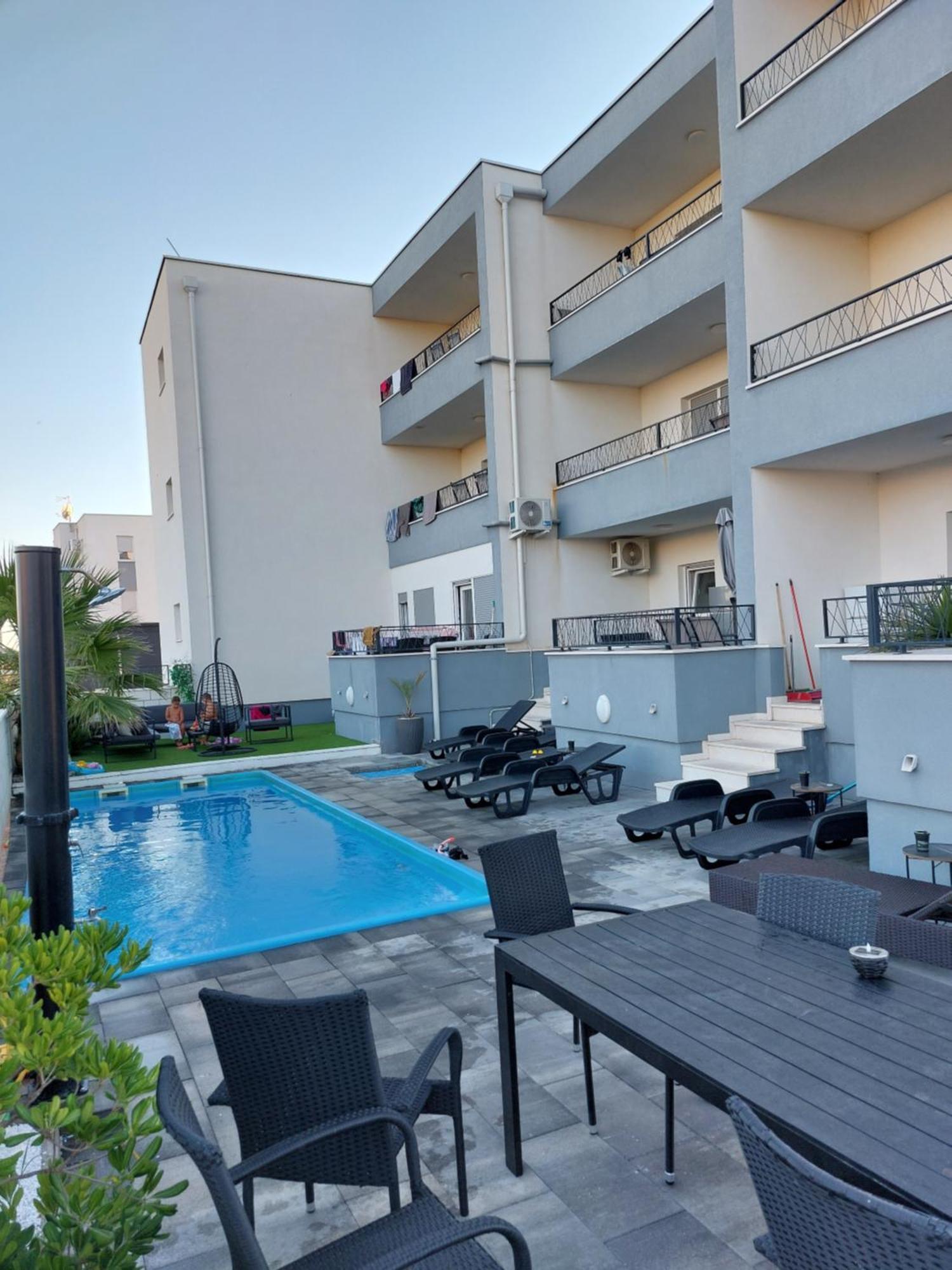 Apartmani Anastasia With Pool, Новаля Екстер'єр фото